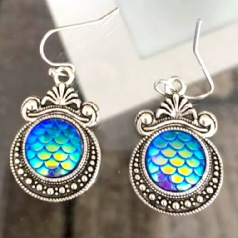 Iridescent Mermaid Dangle Earrings - Picture 4 of 6